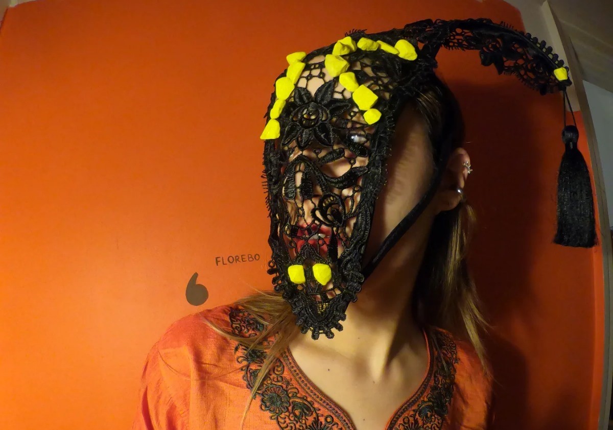Cope with Life: Elevating Cabaret Costumes with Unique Mask Designs
